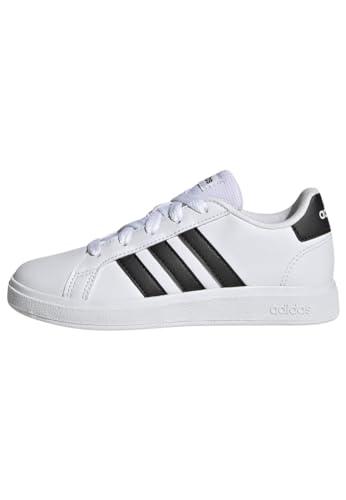 Adidas a diario: básicos y zapatillas clásicas