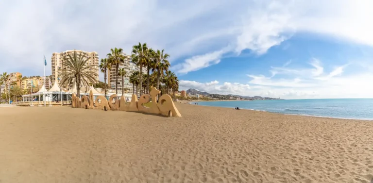 Málaga: La Joya de la Costa del Sol que Combina Playa, Cultura e Historia Málaga: La Joya de la Costa del Sol que Combina Playa, Cultura e Historia